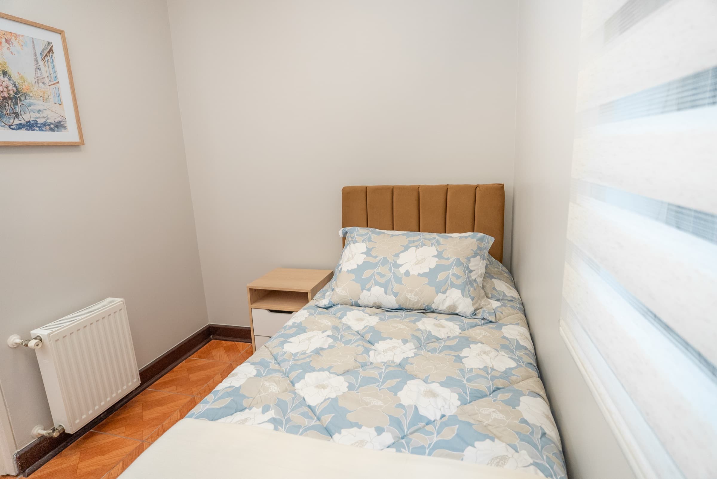 Habitación luminosa y cálida en Casa Mayor